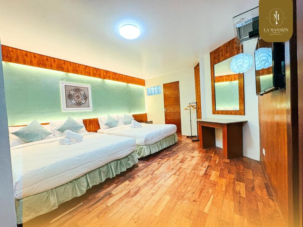 Standard Family Room room - Image 1