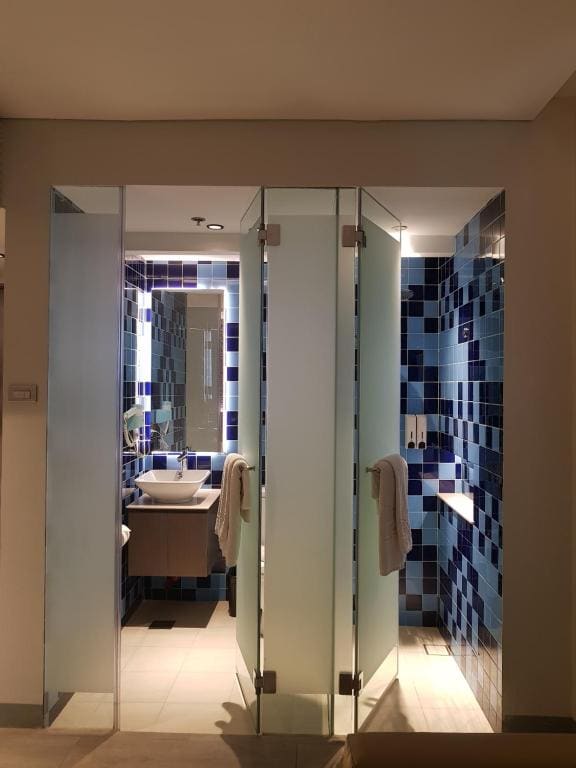 Deluxe Queen Room room - Image 2