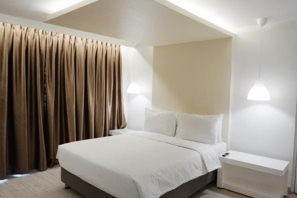 Deluxe Room room - Image 2