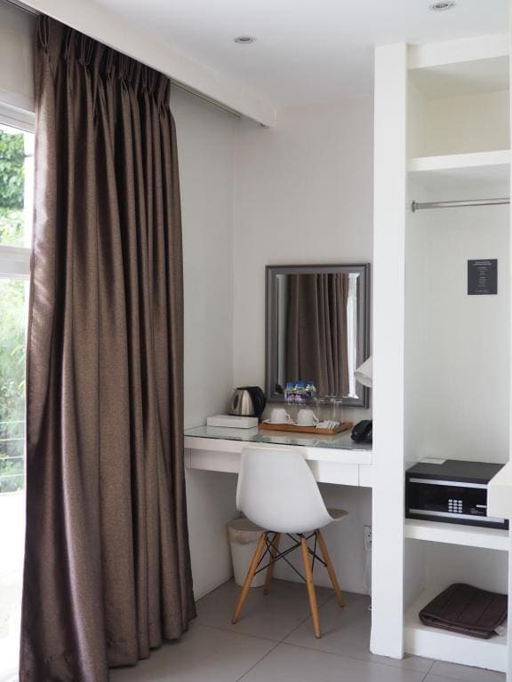 Deluxe Twin Room room - Image 2
