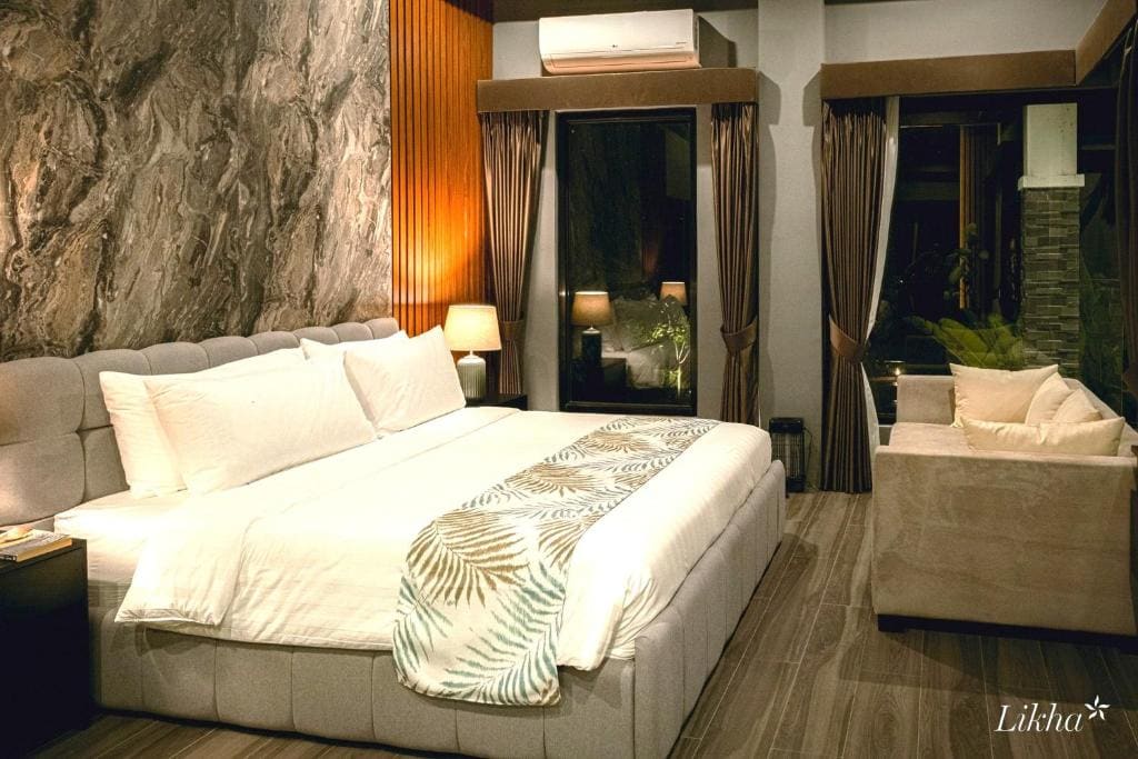 Deluxe Room room - Image 1