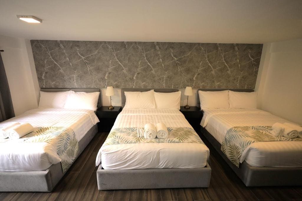 Family Room with Garden View room - Image 2