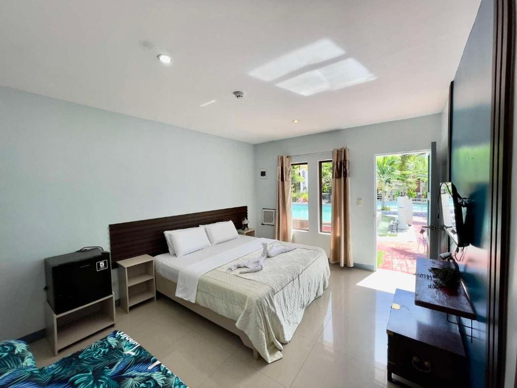 Standard Quadruple Room room - Image 1