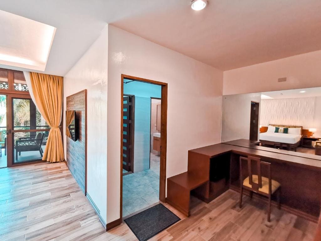 Family Room with Balcony room - Image 1