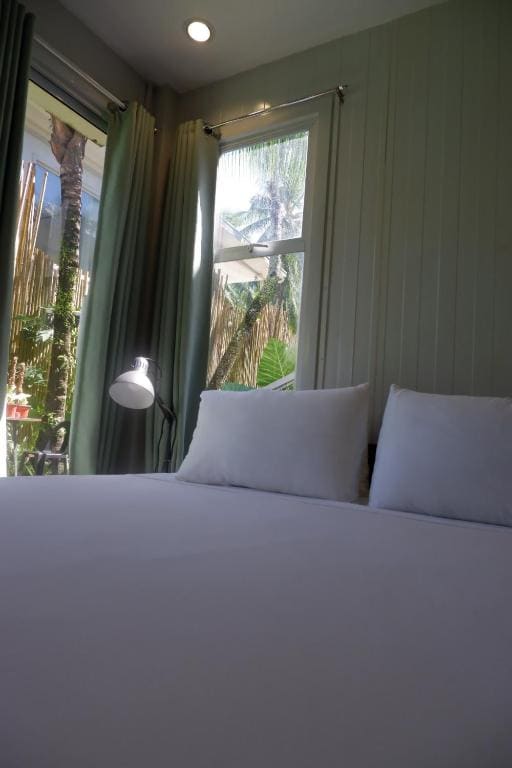 Superior Triple Room room - Image 2