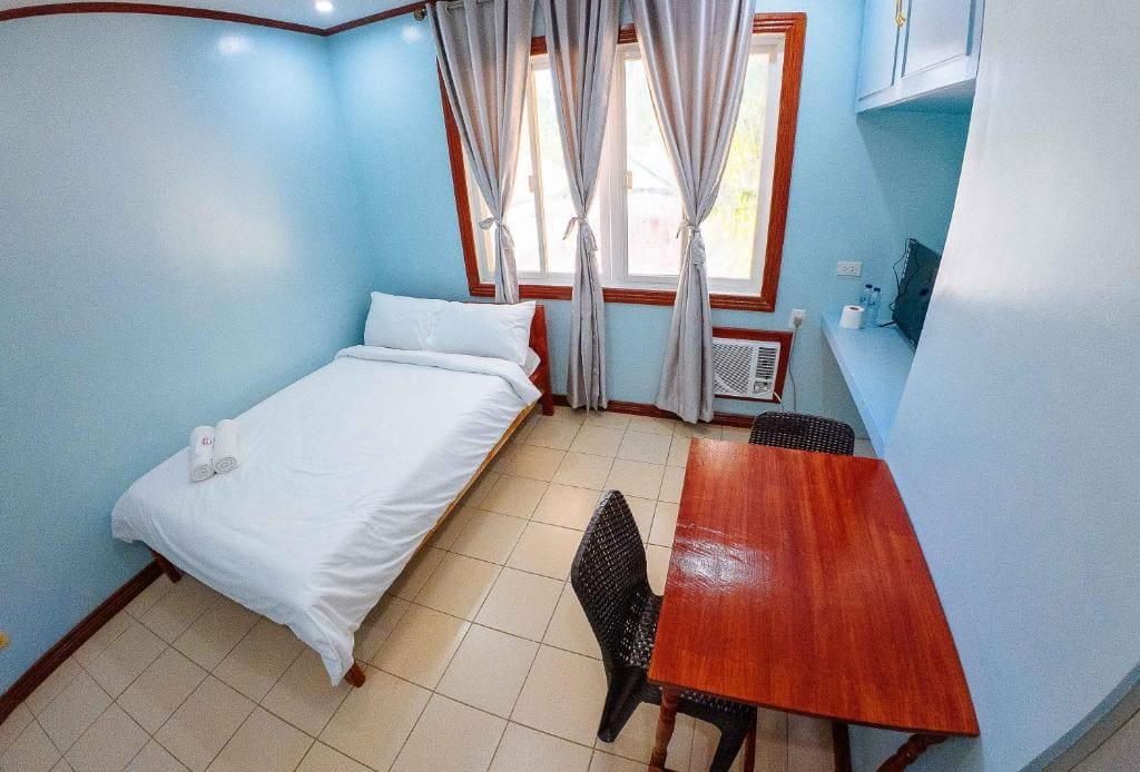 Deluxe Room room - Image 2