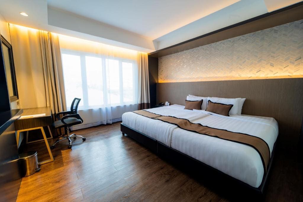 Deluxe Twin Room room - Image 2