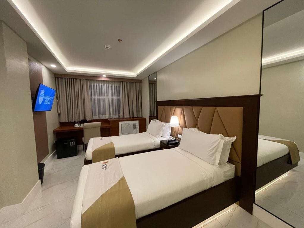 Deluxe Twin Room room - Image 2