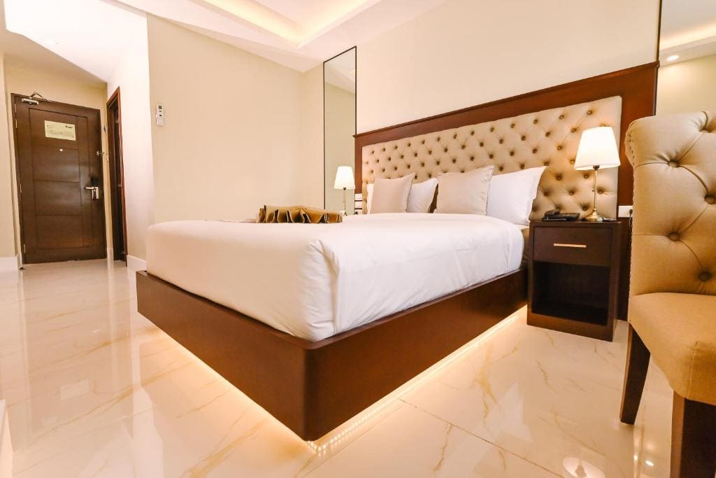 Deluxe Twin Room room - Image 3