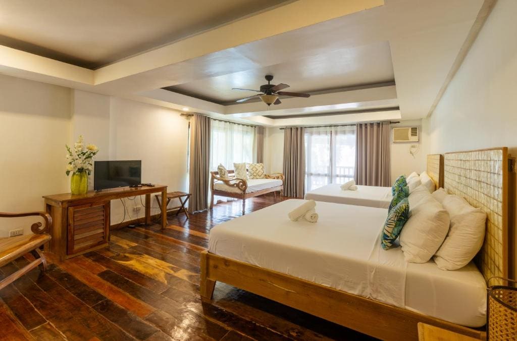 Master Suite with Balcony - Sea/Pool View room - Image 3