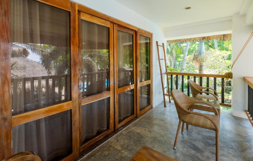 Master Suite with Balcony - Sea/Pool View room - Image 2
