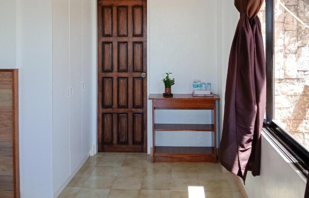 Deluxe Room room - Image 3