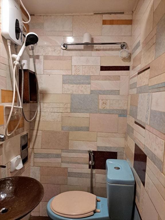 Quadruple Room with Shared Bathroom room - Image 3