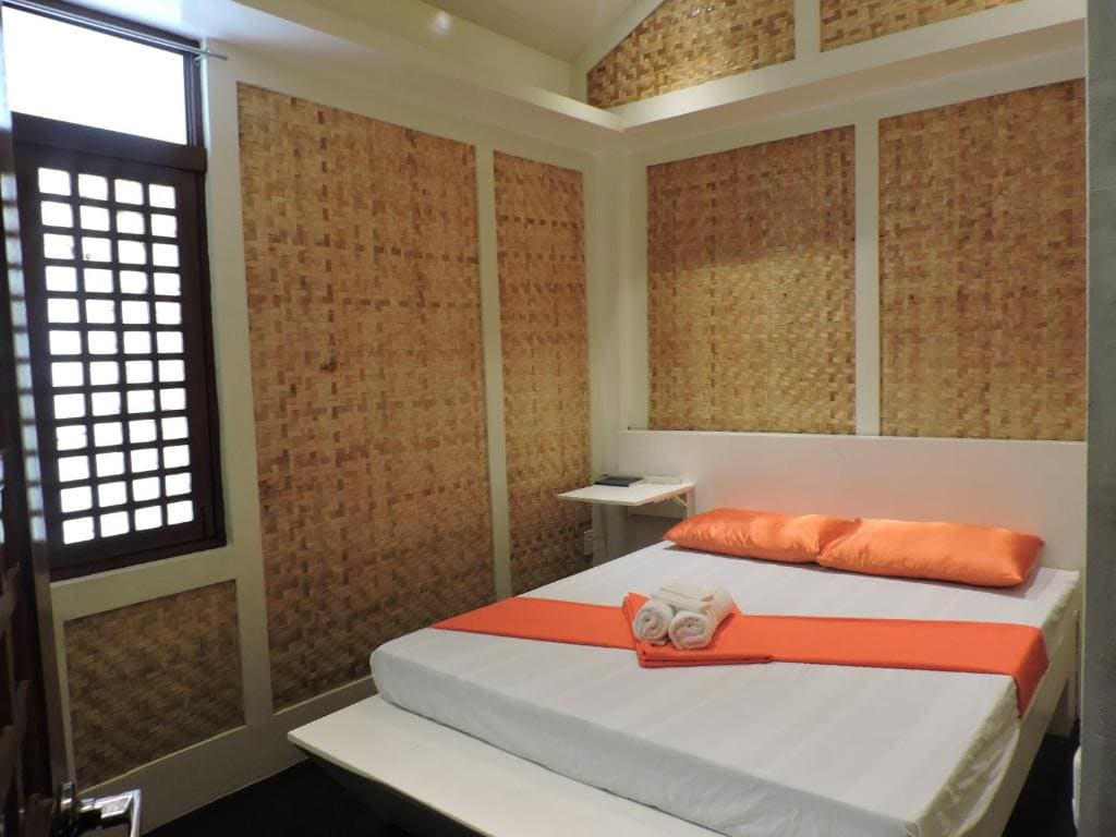 Quadruple Room with Shared Bathroom room - Image 1