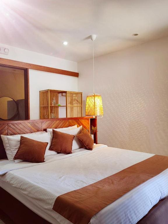 Junior Suite with Balcony room - Image 2