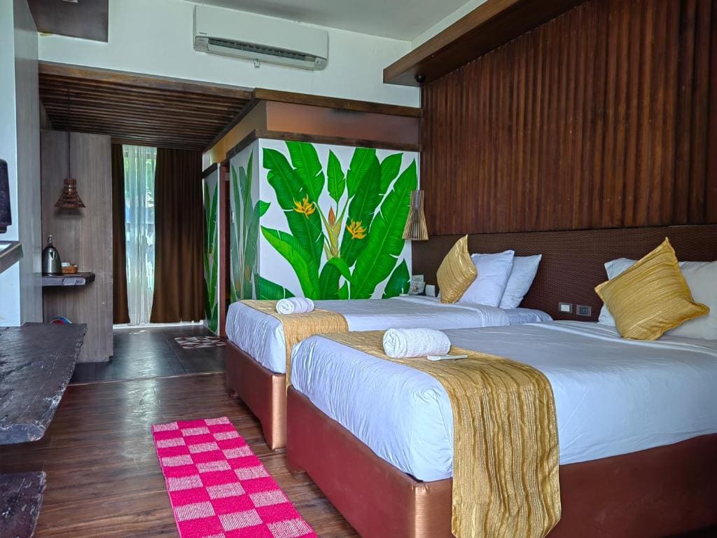 Family Room with Side Sea View room - Image 1