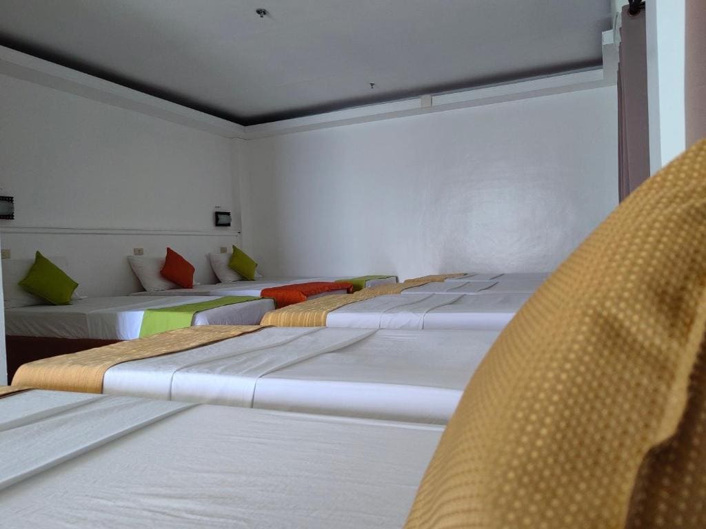 Bed in 8-Bed Mixed Dormitory Room room - Image 2
