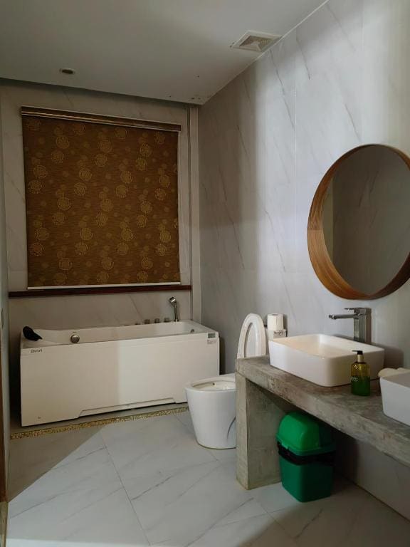 Junior Suite with Balcony room - Image 3
