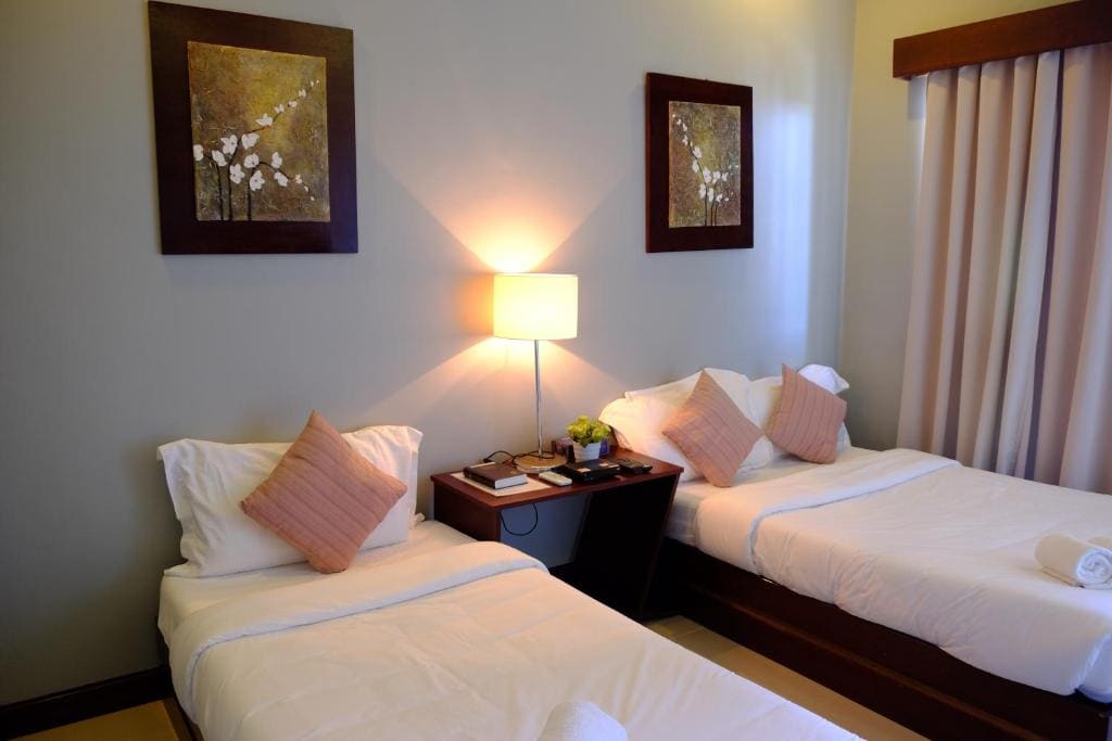 Family Room with Balcony room - Image 3