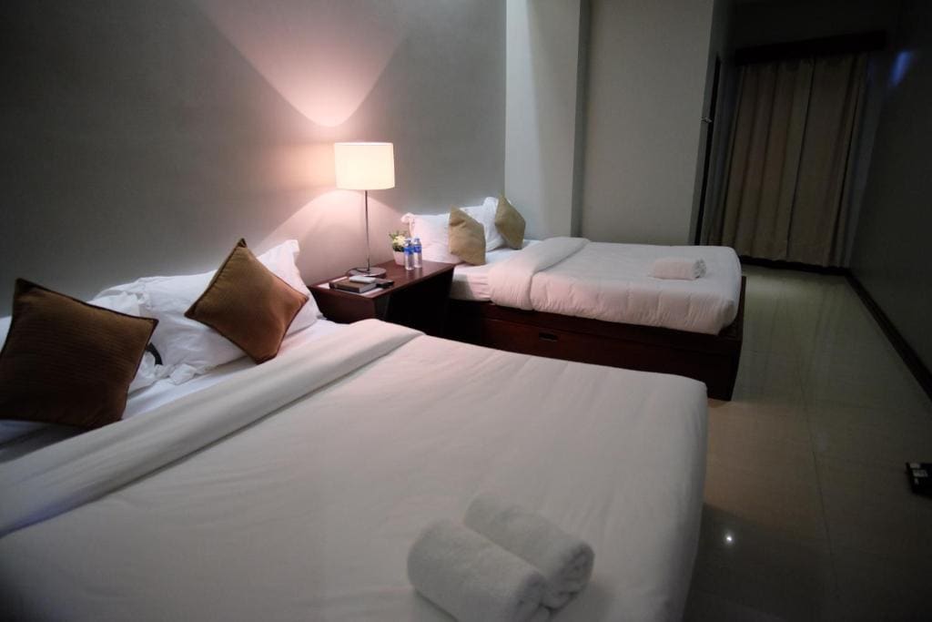 Deluxe Family Room room - Image 1