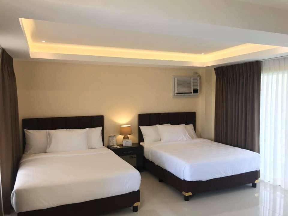 Family Room room - Image 1