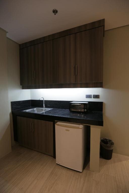 Family Room room - Image 3