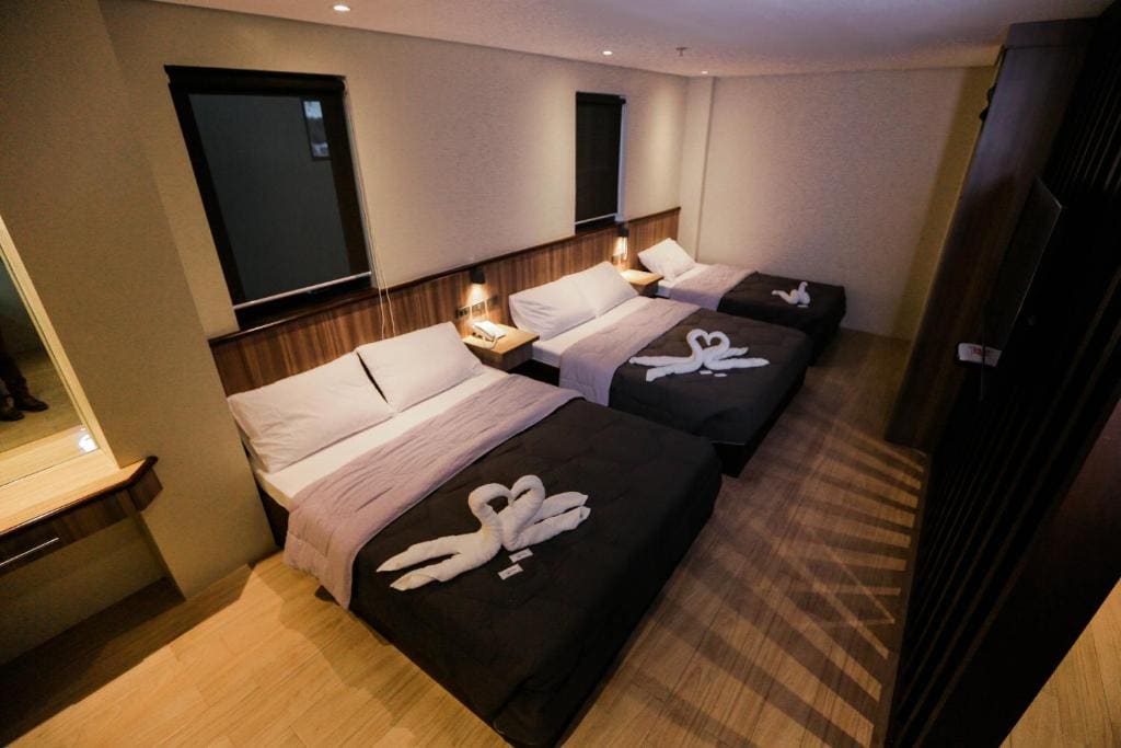 Large Twin Room room - Image 3