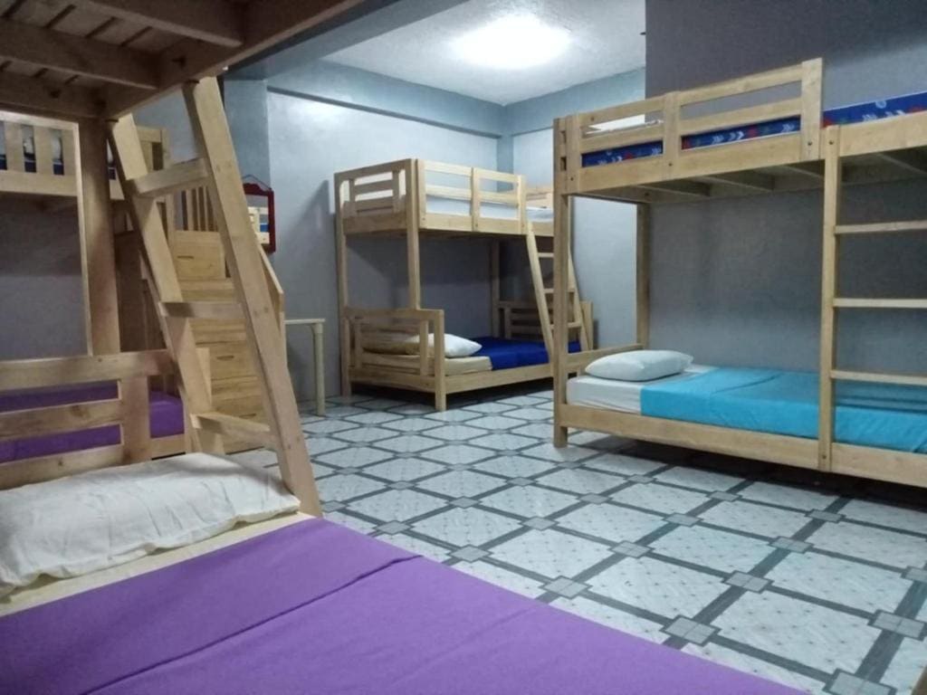 Family Room with Private Bathroom room - Image 2