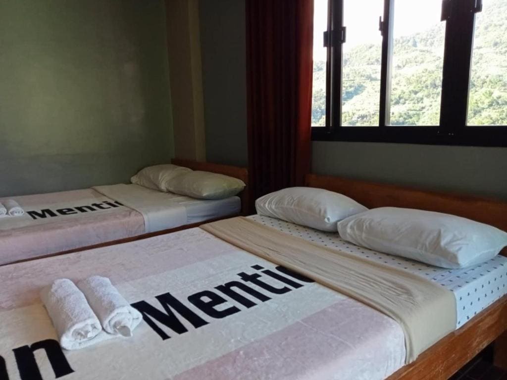 Quadruple Room with Mountain View room - Image 1