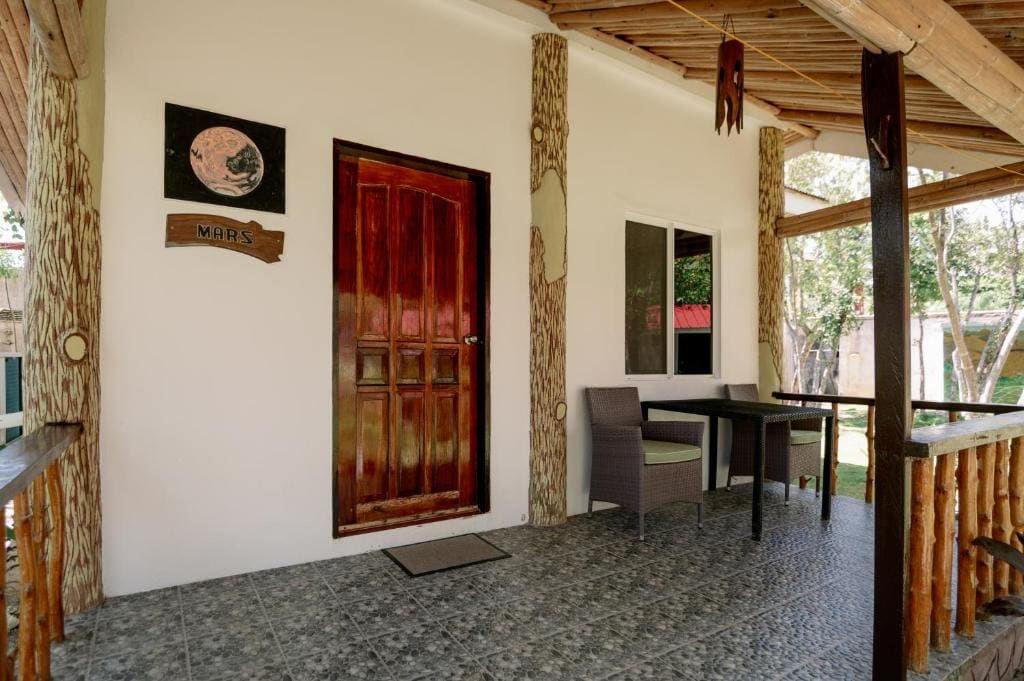 Bungalow with Garden View room - Image 2