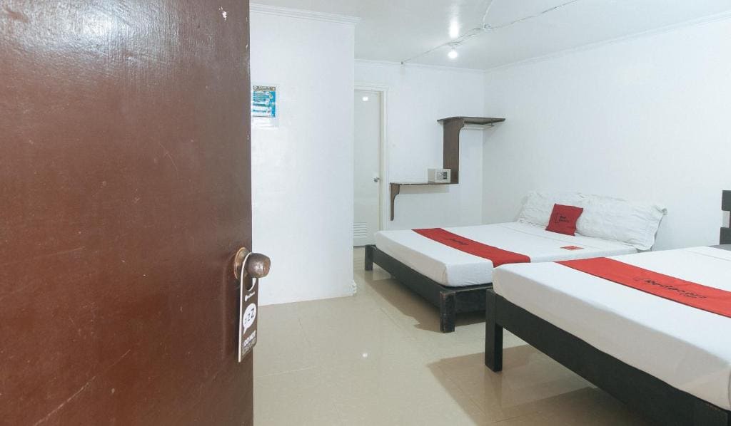 Deluxe Room room - Image 3