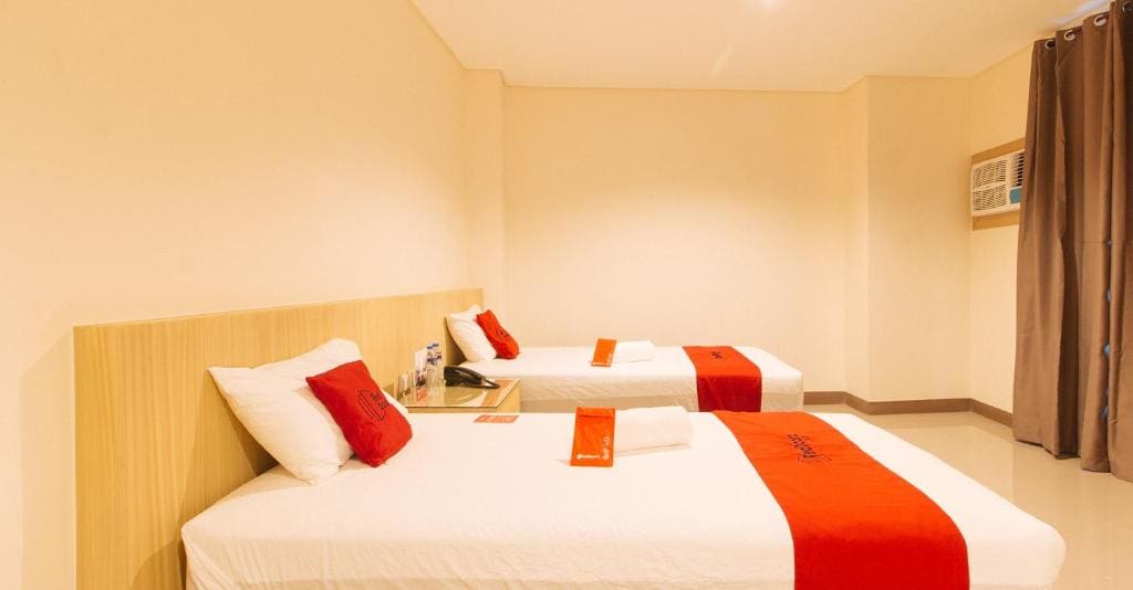 Deluxe Twin Room room - Image 1