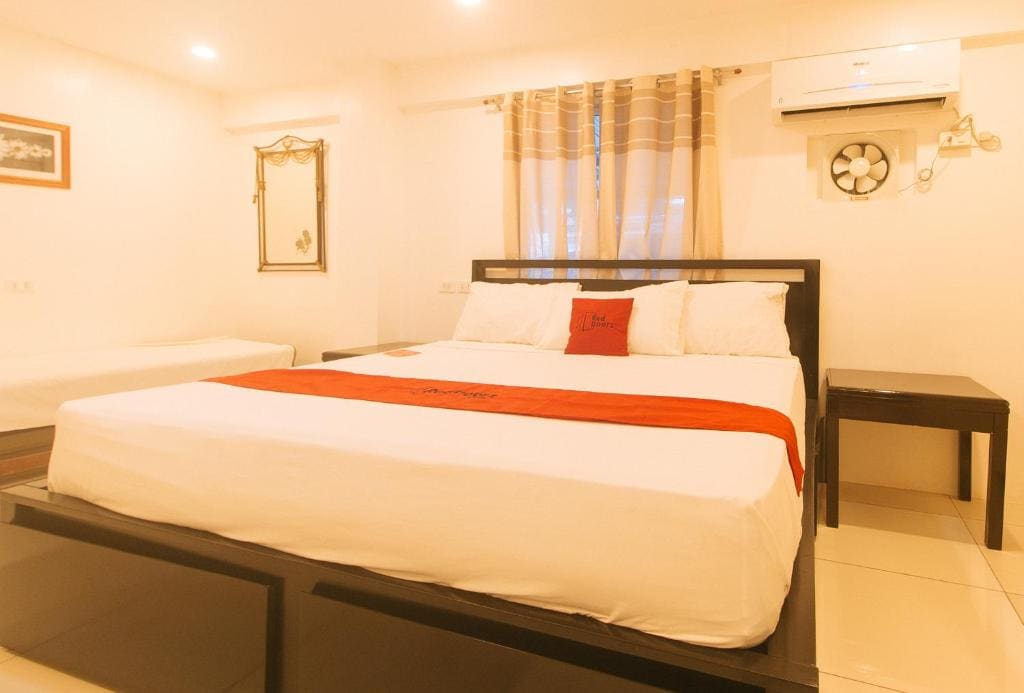 Deluxe Room room - Image 3
