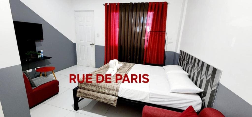 Deluxe Queen Room room - Image 3