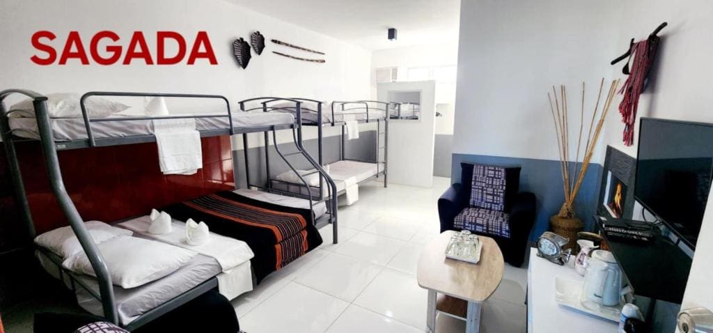 Deluxe Family Room room - Image 1