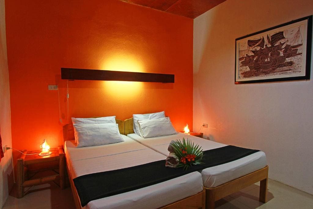 Deluxe Bungalow with Garden View room - Image 2