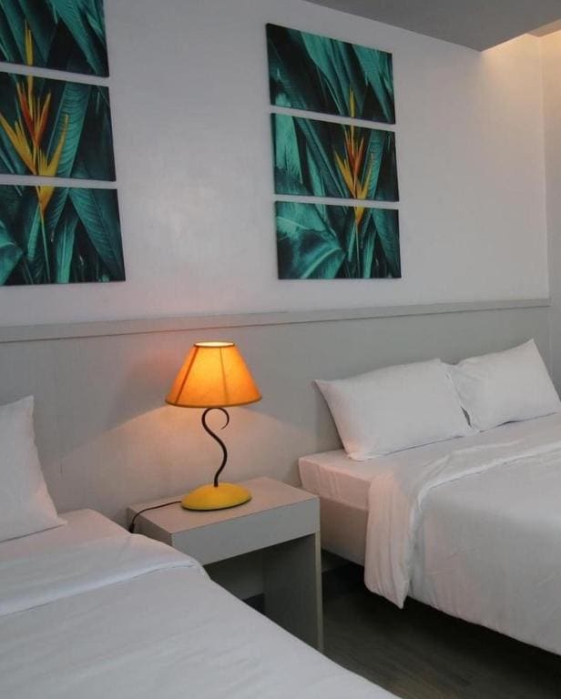 Family Room room - Image 2