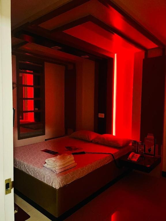 Deluxe Room room - Image 2