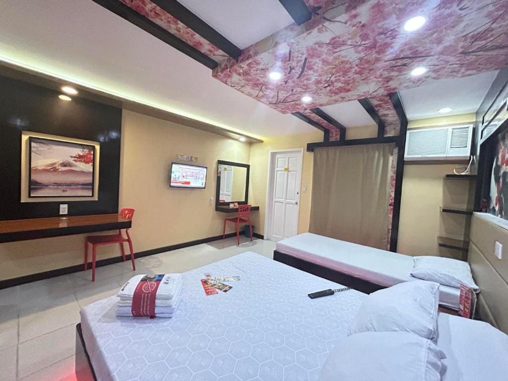 Regency 2 room - Image 1