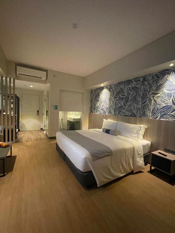 Deluxe Room room - Image 2