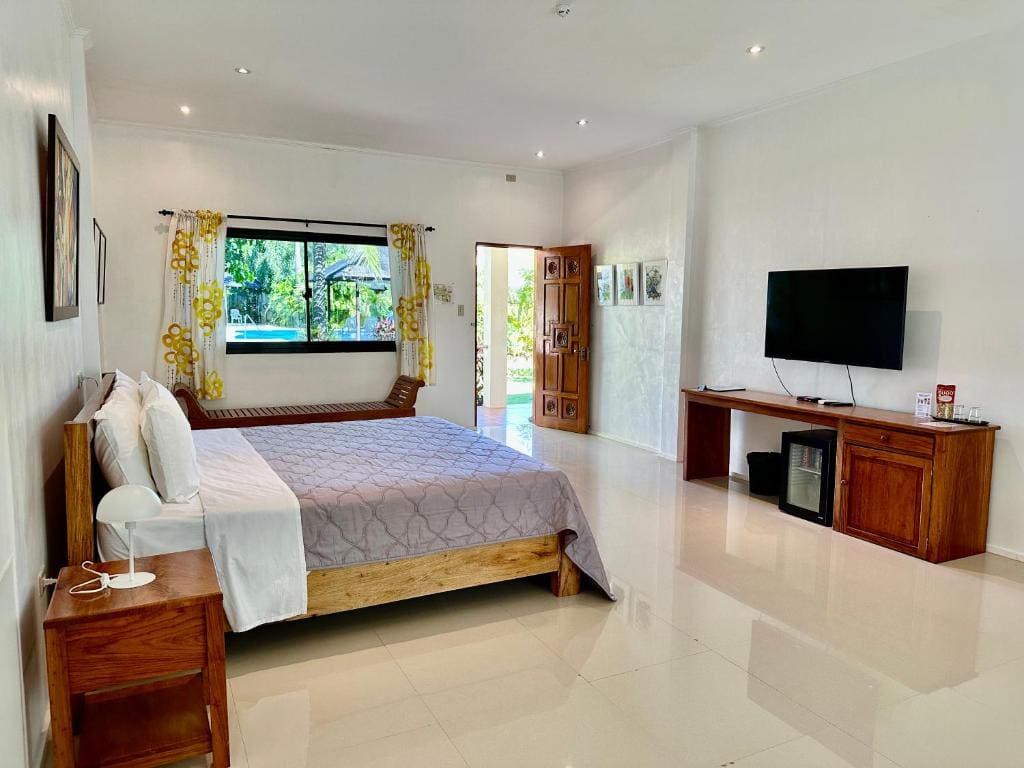 Deluxe Bungalow room - Image 3