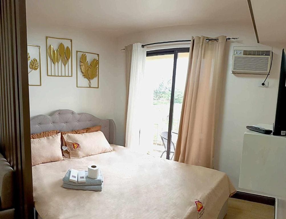 Double Room with Balcony room - Image 1