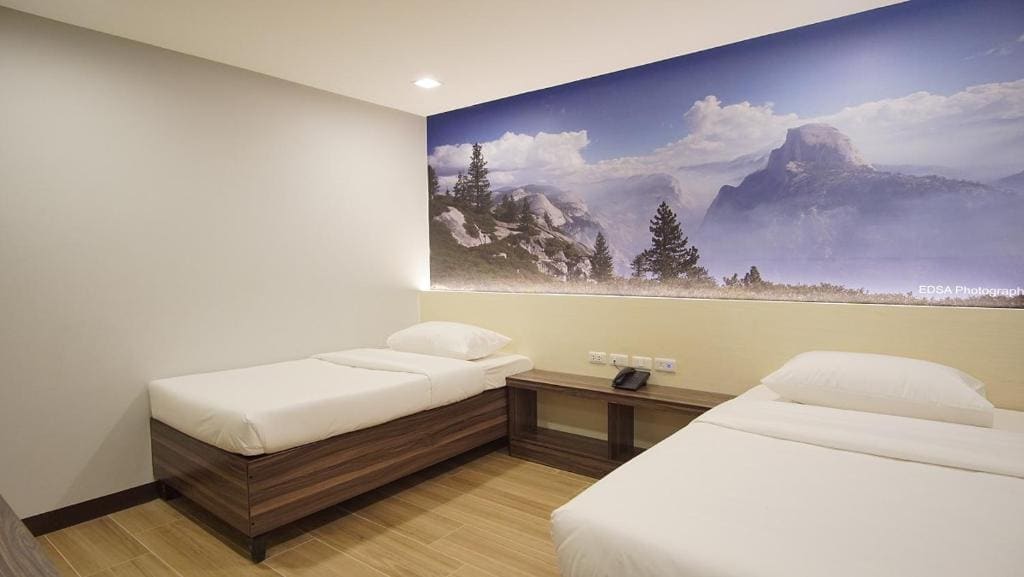 Deluxe Twin Room room - Image 1