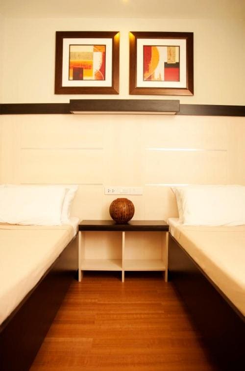 Standard Twin Room room - Image 2