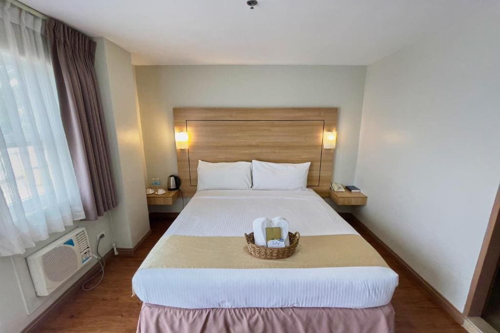 Deluxe King Room room - Image 1