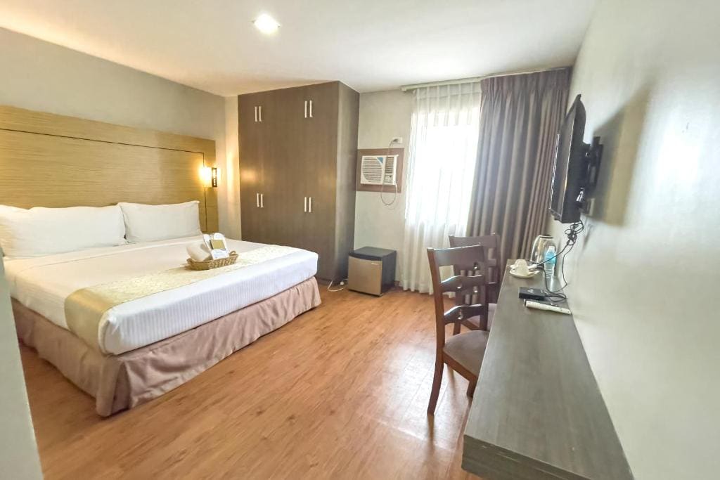 Superior King Room room - Image 3