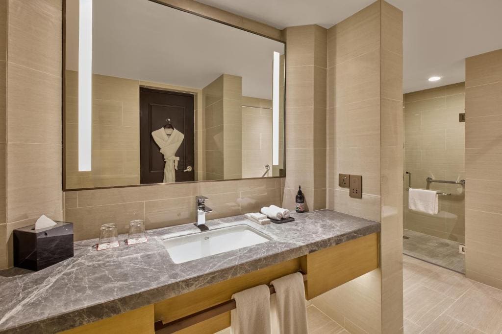 Executive Suite room - Image 3