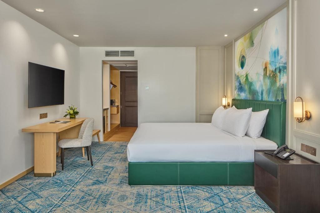 Deluxe King Room room - Image 3