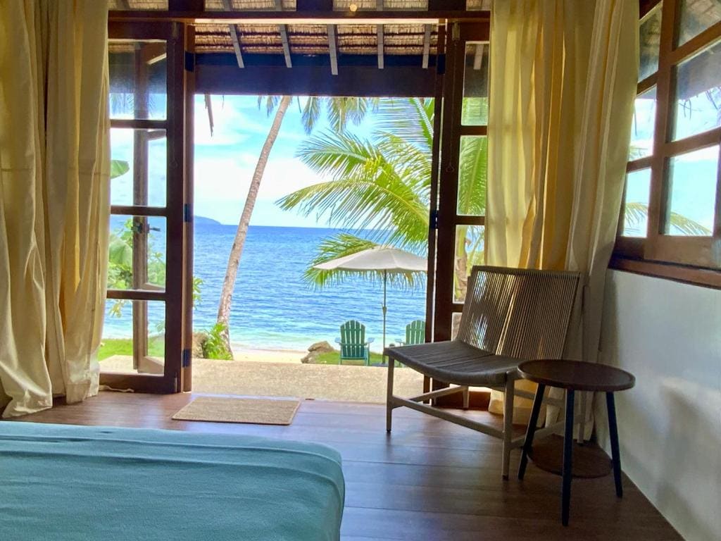 Bungalow - Beach Front room - Image 1