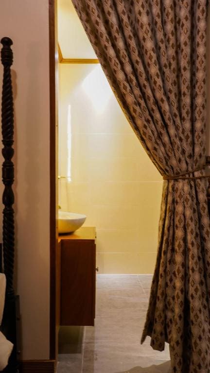 Luxury King Room room - Image 3